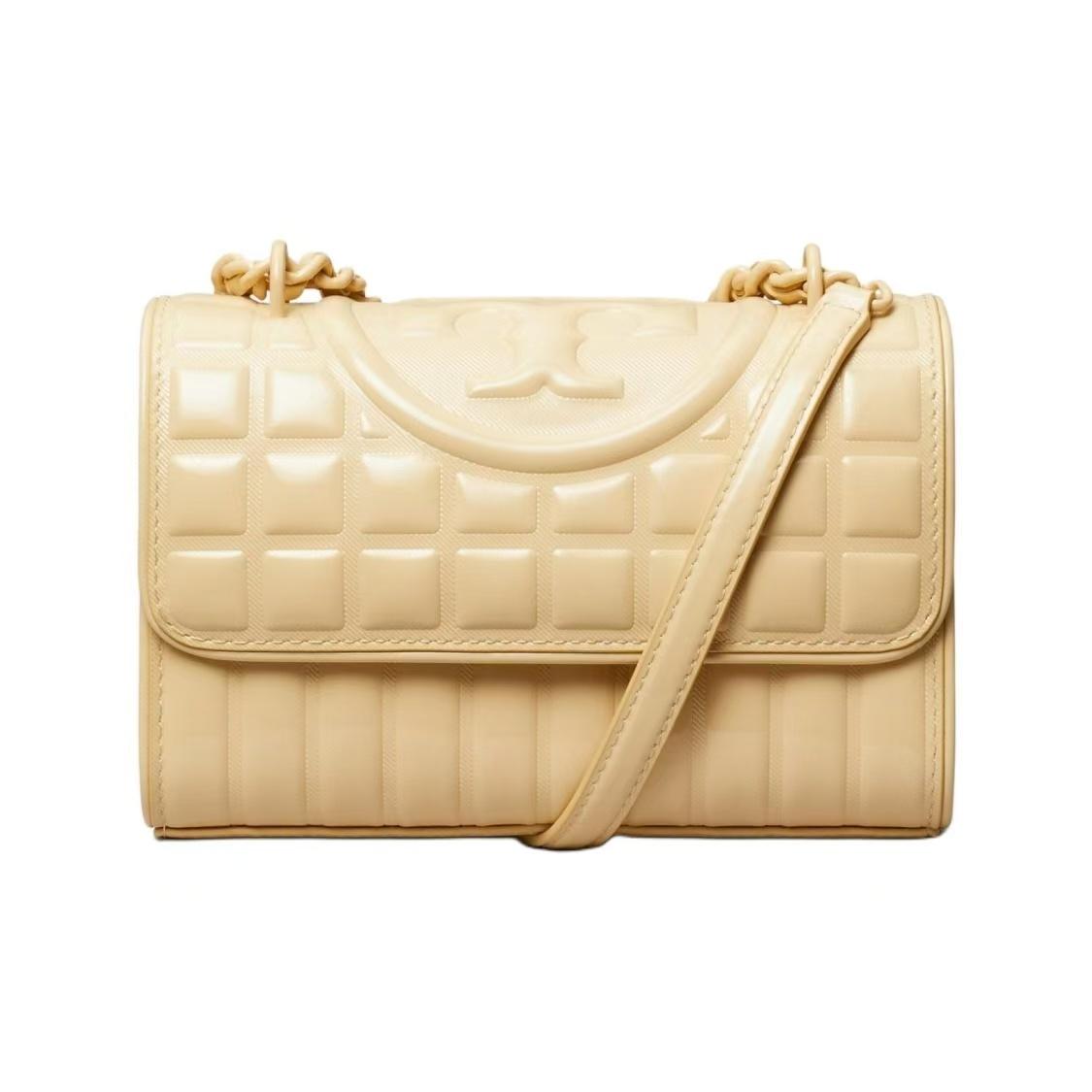 Tory Burch Fleming Graphic Mesh Pattern Patent Napa Leather Shoulder Crossbody Bag Small Women Bags Vanilla 160137-700 Basic Set (Bag+Dust Bag)
Tory Burch Fleming Graphic Mesh Pattern Patent Napa Leather Shoulder Crossbody Bag Small Women Bags Vanilla 160137-700 Basic Set (Bag+Dust Bag)