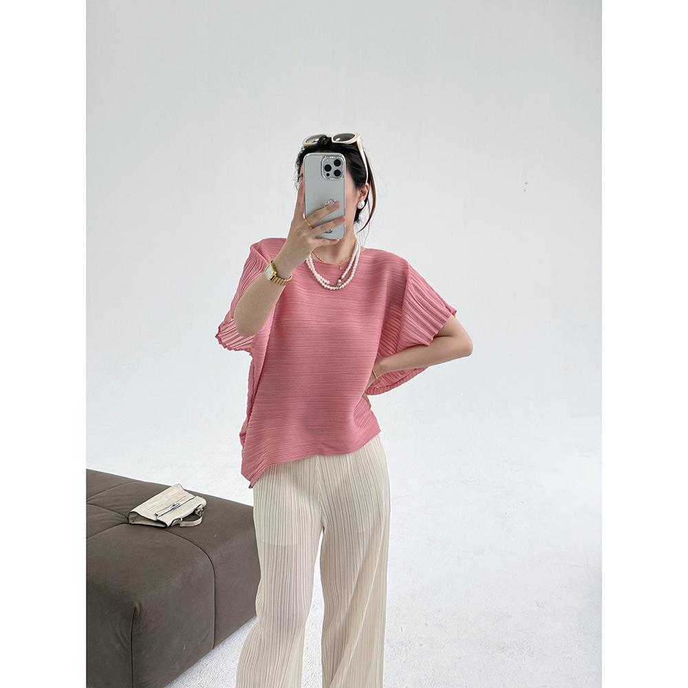 Pleated Batwing Sleeve Round Neck Slimming Top - Women s Versatile Summer Fashion T-Shirt One Size
Pleated Batwing Sleeve Round Neck Slimming Top - Women s Versatile Summer Fashion T-Shirt One Size
