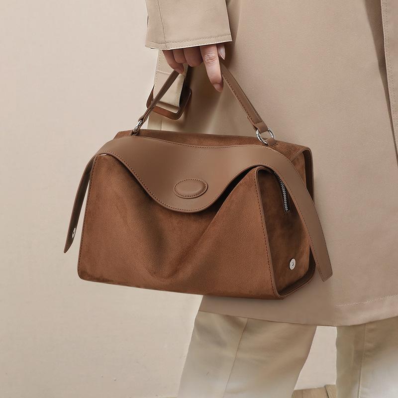 2025 new women s tote bag коричневый
2025 new women s tote bag коричневый