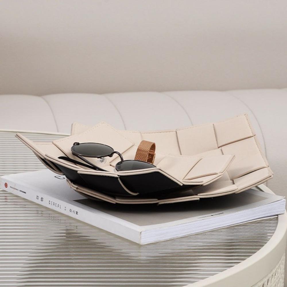 Square Leather Woven Storage Tray Multi-functional Entrance Key Tray Jewelry Plate Desktop S синий
Square Leather Woven Storage Tray Multi-functional Entrance Key Tray Jewelry Plate Desktop S синий