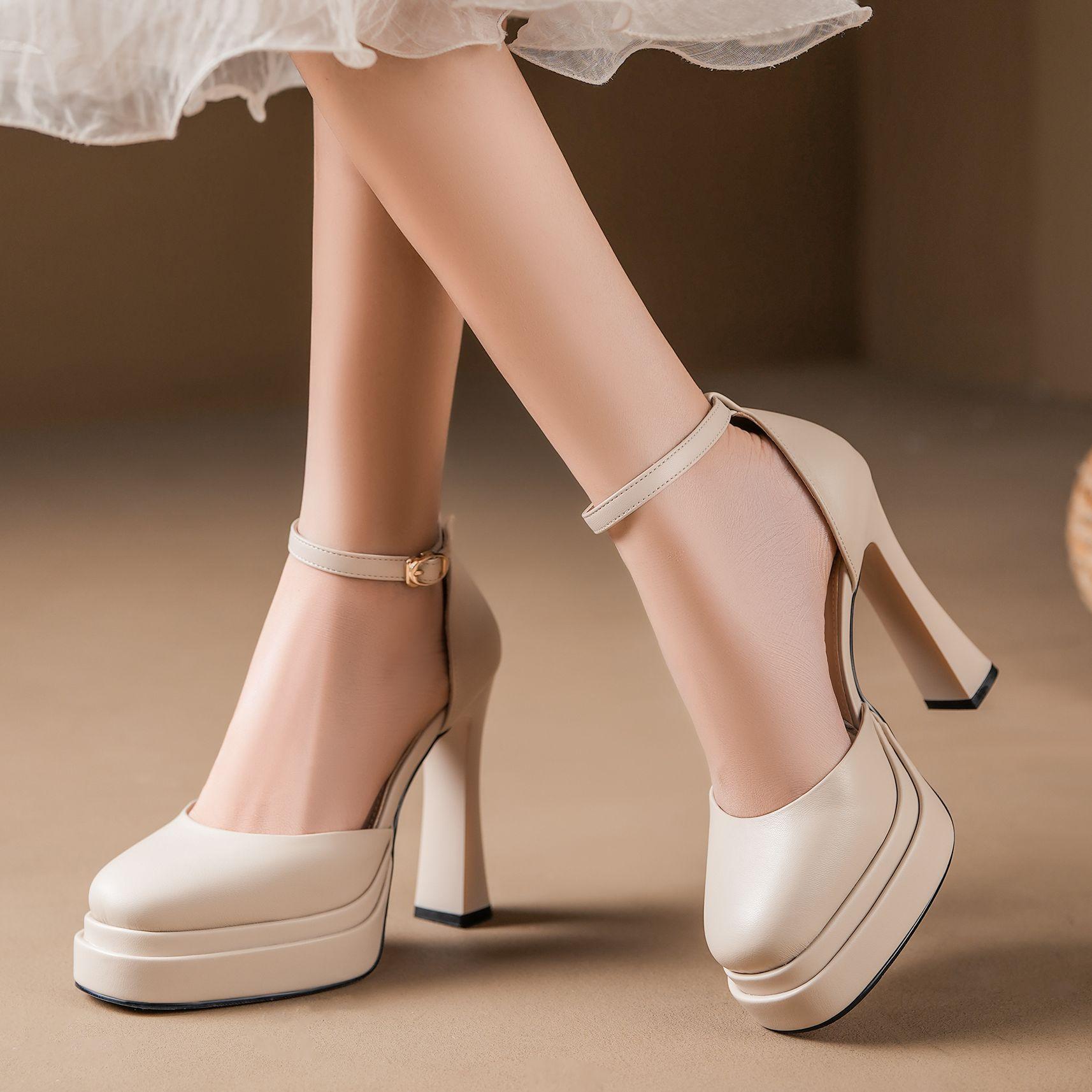 Y9797-1 Cross-border thick heel double-layer waterproof table with hollow sandals leather Lolita dress shoes 39 чорний
Y9797-1 Cross-border thick heel double-layer waterproof table with hollow sandals leather Lolita dress shoes 39 чорний