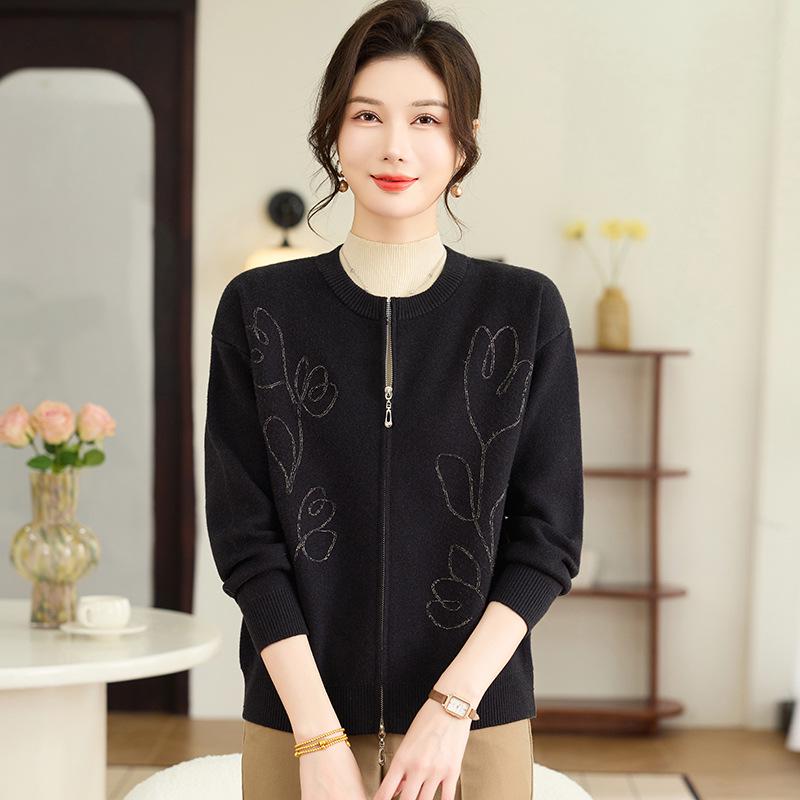 Mom s 2026 Fashionable Spring Knit Cardigan: Stylish Sweater Jacket for Middle-Aged & Elderly Women L (approx. 105-120 jin) черный серый
Mom s 2026 Fashionable Spring Knit Cardigan: Stylish Sweater Jacket for Middle-Aged & Elderly Women L (approx. 105-120 jin) черный серый