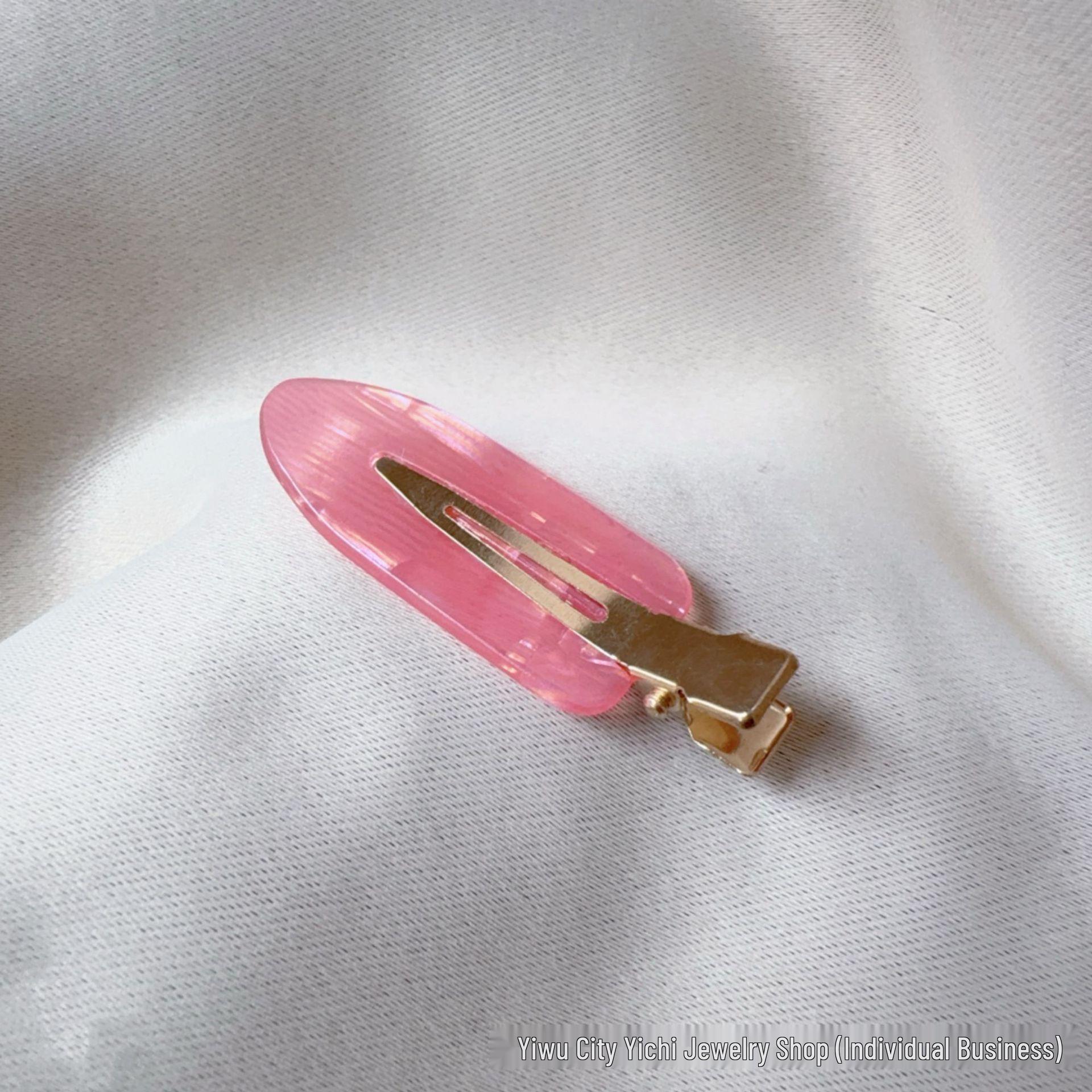 Dreamy Seamless Japanese-Style Gradient Hair Clip for Bangs and Flyaways
Dreamy Seamless Japanese-Style Gradient Hair Clip for Bangs and Flyaways