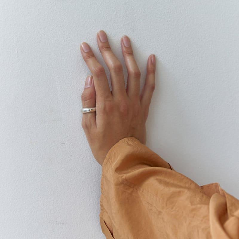 mimesi Big Curve Ring No. 11
mimesi Big Curve Ring No. 11