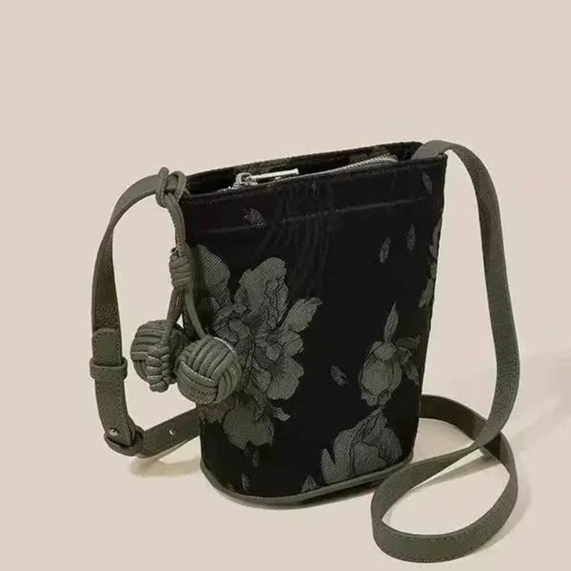 Женский, 2025 Новый Стиль, Китайский Стиль, Новый Китайский Стиль, Повседневный Универсальный, Сумка на Плечо, Сумка Кроссбоди, Вышитая Сумка-Ведро, Сумка для Мобильного Телефона Pack of 1
Женский, 2025 Новый Стиль, Китайский Стиль, Новый Китайский Стиль, Повседневный Универсальный, Сумка на Плечо, Сумка Кроссбоди, Вышитая Сумка-Ведро, Сумка для Мобильного Телефона Pack of 1