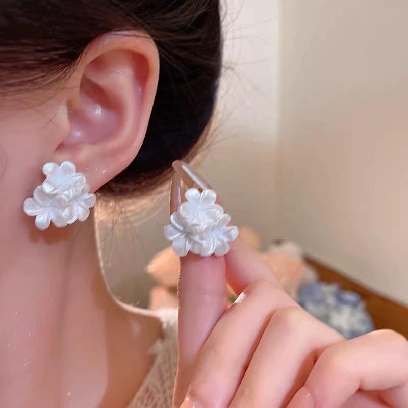 2025 High-End Silver Flower Earrings - Spring & Summer Collection for Women
2025 High-End Silver Flower Earrings - Spring & Summer Collection for Women