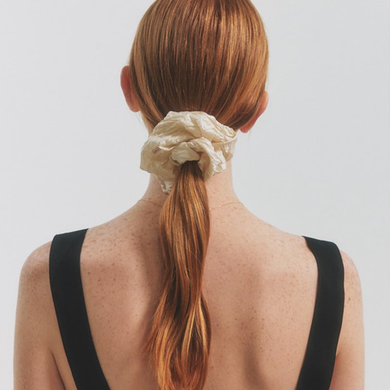 JOY GRYSON Авантюрная черная резинка для волос JO4SHX12 BEIGE
JOY GRYSON Авантюрная черная резинка для волос JO4SHX12 BEIGE