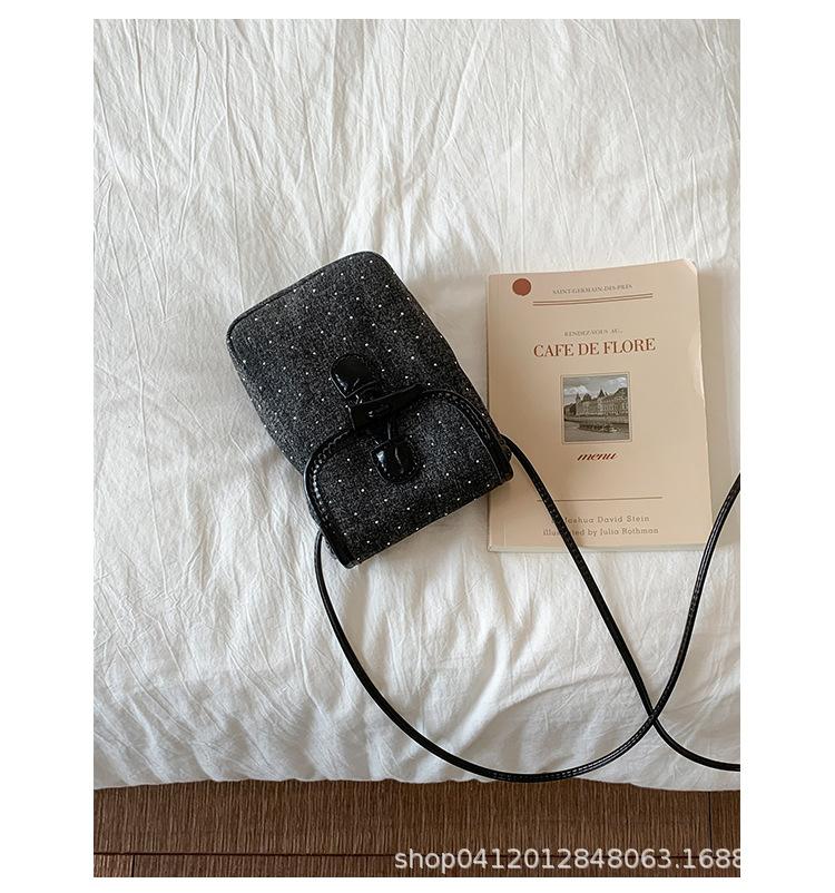 Denim mobile phone bag women s 2025 new lightweight shoulder messenger bag trendy versatile casual mobile phone bag чёрный
Denim mobile phone bag women s 2025 new lightweight shoulder messenger bag trendy versatile casual mobile phone bag чёрный