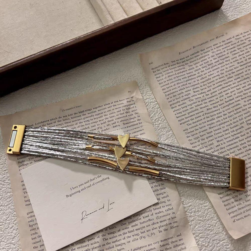 Thin PU Strap Heart Bracelet Magnetic Buckle Multilayer Bracelet Fashion Leather Bracelet Party срібний
Thin PU Strap Heart Bracelet Magnetic Buckle Multilayer Bracelet Fashion Leather Bracelet Party срібний
