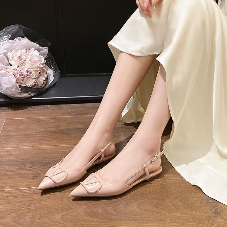 Summer new V home nude flat bottom pointed sandals women s low heel rear air temperament bag head v buckle single shoes 35 тілесний
Summer new V home nude flat bottom pointed sandals women s low heel rear air temperament bag head v buckle single shoes 35 тілесний