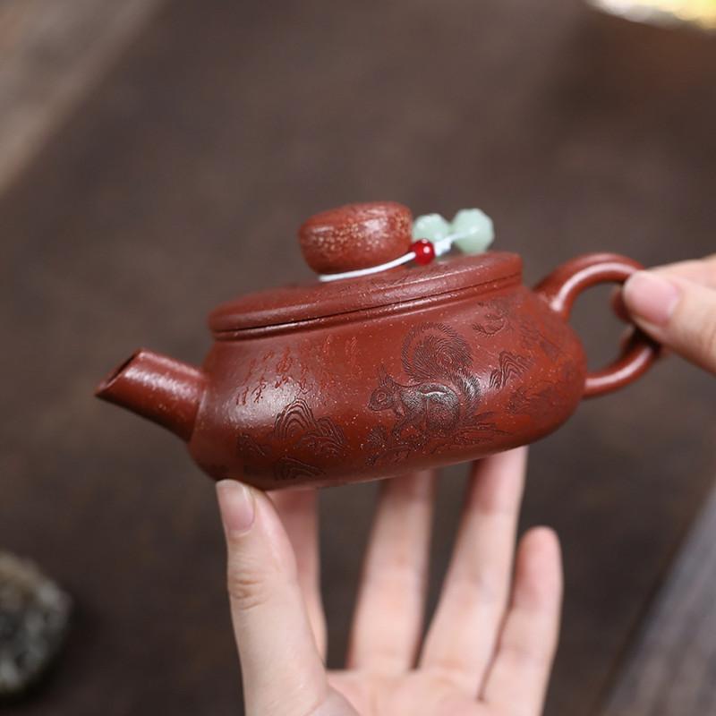 Tradition Yixing Purple Clay Teapot Handmade Squirrel Tea Pot Beauty Tea Infuser Kettle Chinese Household Zisha Teaware 160ml
Tradition Yixing Purple Clay Teapot Handmade Squirrel Tea Pot Beauty Tea Infuser Kettle Chinese Household Zisha Teaware 160ml