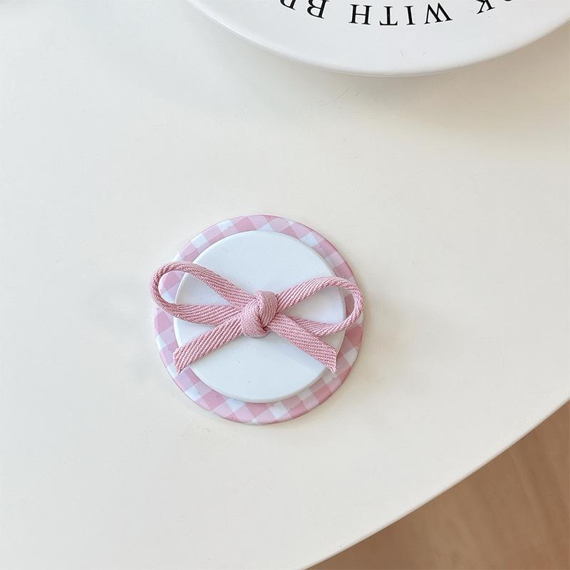 Mobile Phone Airbag Holder Magnetic Suction Telescopic Paste Plaid Bow Wind Ring Creative Simple Desktop
Mobile Phone Airbag Holder Magnetic Suction Telescopic Paste Plaid Bow Wind Ring Creative Simple Desktop