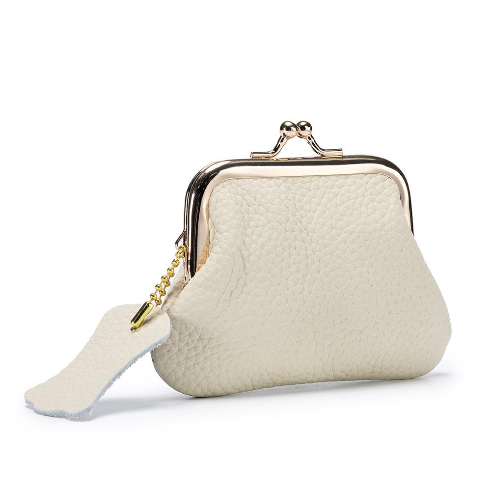 Маленький ретро кошелек для мелочи женский европейский и американский новый кошелек для монет из коровьей кожи первого слоя сумка для хранения мини-кошелек на клипсе белый
Маленький ретро кошелек для мелочи женский европейский и американский новый кошелек для монет из коровьей кожи первого слоя сумка для хранения мини-кошелек на клипсе белый