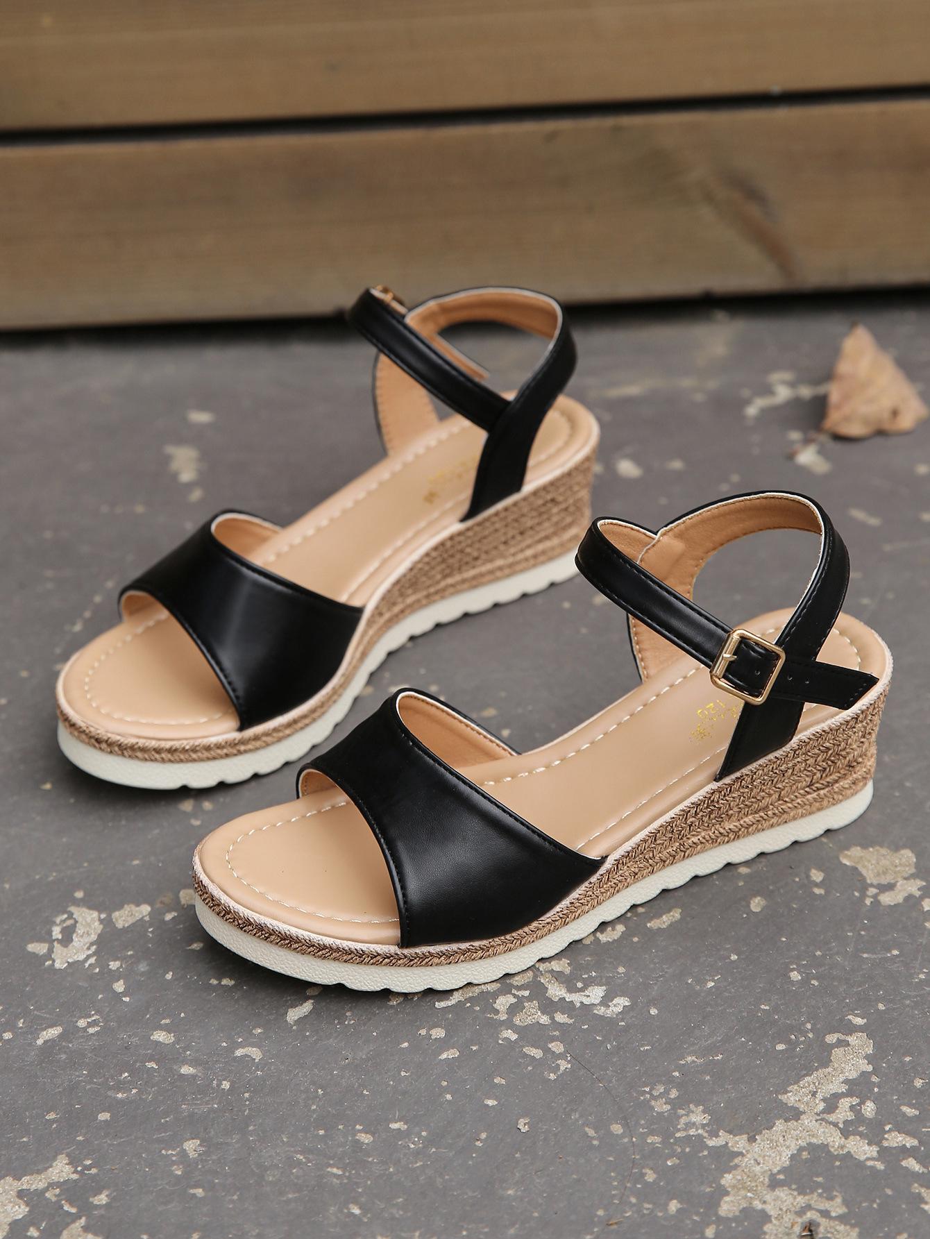 One word with wedge heel sandals women summer 2025 new European and American foreign trade round head open-toed fish mouth Roman sandals women 36 чёрный
One word with wedge heel sandals women summer 2025 new European and American foreign trade round head open-toed fish mouth Roman sandals women 36 чёрный