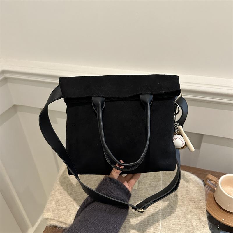High-value women s large-capacity bag women s new 2025 casual winter shoulder tote bag portable satchel
High-value women s large-capacity bag women s new 2025 casual winter shoulder tote bag portable satchel