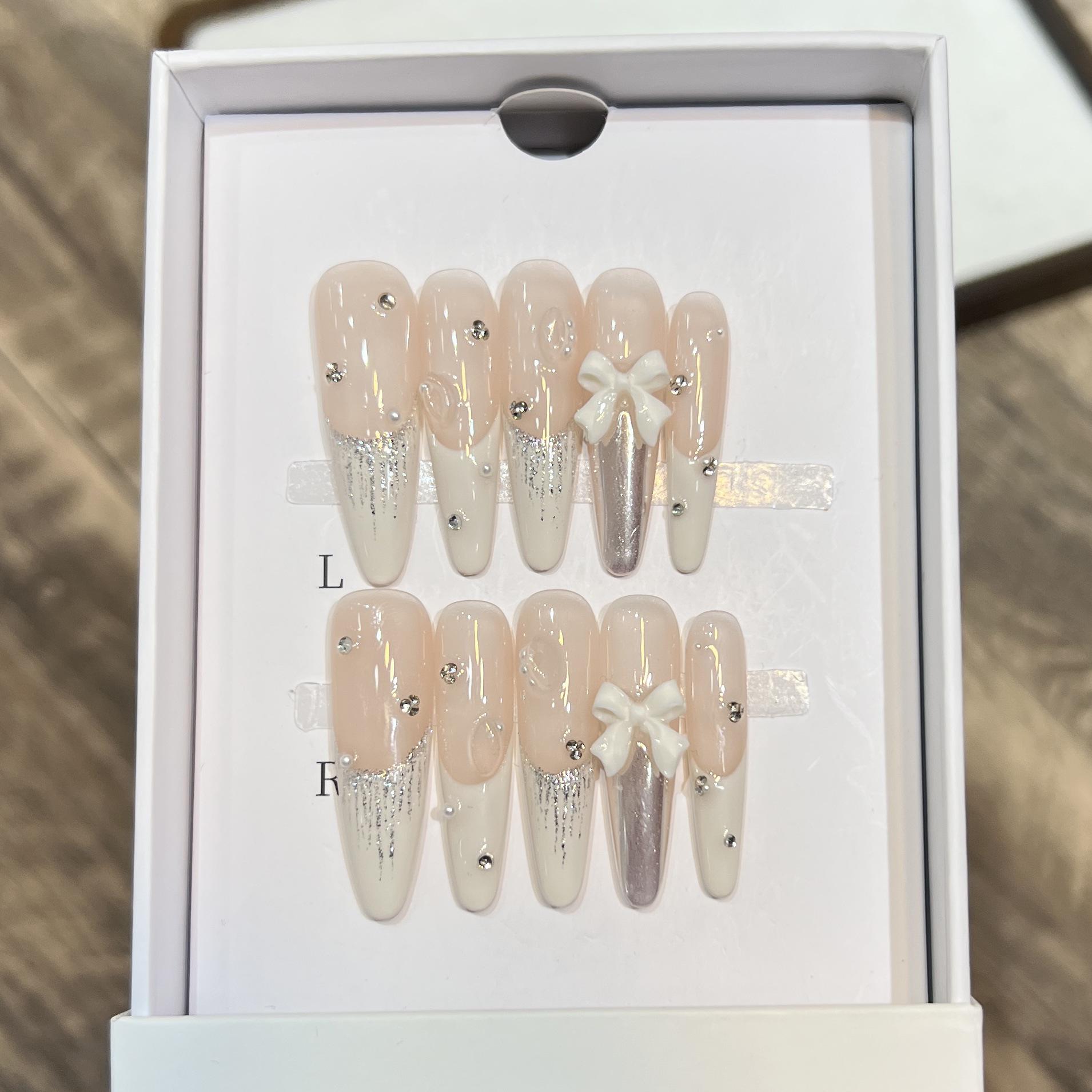 Dorisun Butterfly Wing Frost Tassel French Manicure Removable Wearable Nails Small S 
Dorisun Butterfly Wing Frost Tassel French Manicure Removable Wearable Nails Small S