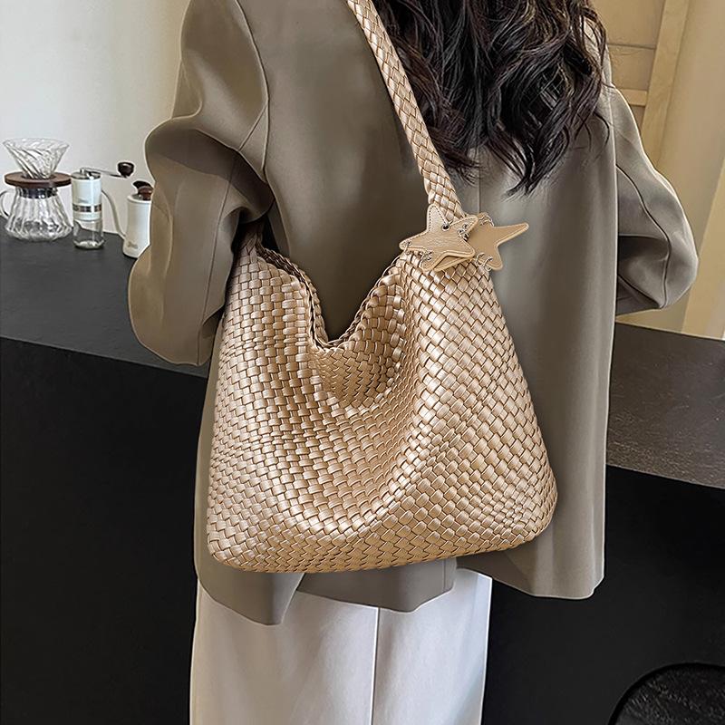 Woven Bag 2025 New Autumn Winter Women s Tote Bag Large Capacity Versatile Commuter Handbag Single Shoulder Bag шампанського
Woven Bag 2025 New Autumn Winter Women s Tote Bag Large Capacity Versatile Commuter Handbag Single Shoulder Bag шампанського
