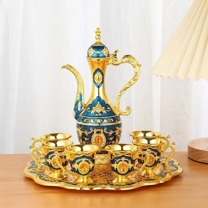 European Style Tea Set 6 Luxury Coffee Cup Vintage Metal Turkish Coffee Pot Set Craft Tea Tray and Teapot for Serving Tea Gift
European Style Tea Set 6 Luxury Coffee Cup Vintage Metal Turkish Coffee Pot Set Craft Tea Tray and Teapot for Serving Tea Gift