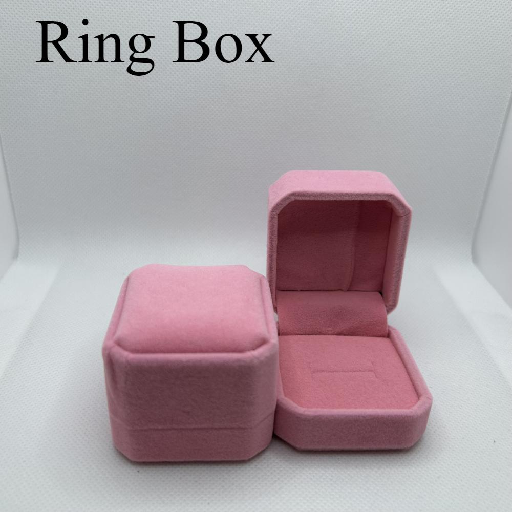 Шкатулка для ювелірних виробів Фланелева скринька для кільця кулон браслет браслет намисто скринька ювелірні вироби сережки-гвоздики значок подарункова упаковка Ring Box рожевий
Шкатулка для ювелірних виробів Фланелева скринька для кільця кулон браслет браслет намисто скринька ювелірні вироби сережки-гвоздики значок подарункова упаковка Ring Box рожевий