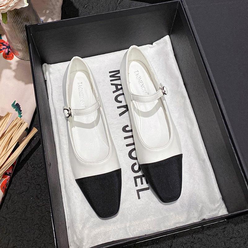 Small square head color matching elegant word with Mary Jane shoes women s new models 43 абрикосовий
Small square head color matching elegant word with Mary Jane shoes women s new models 43 абрикосовий