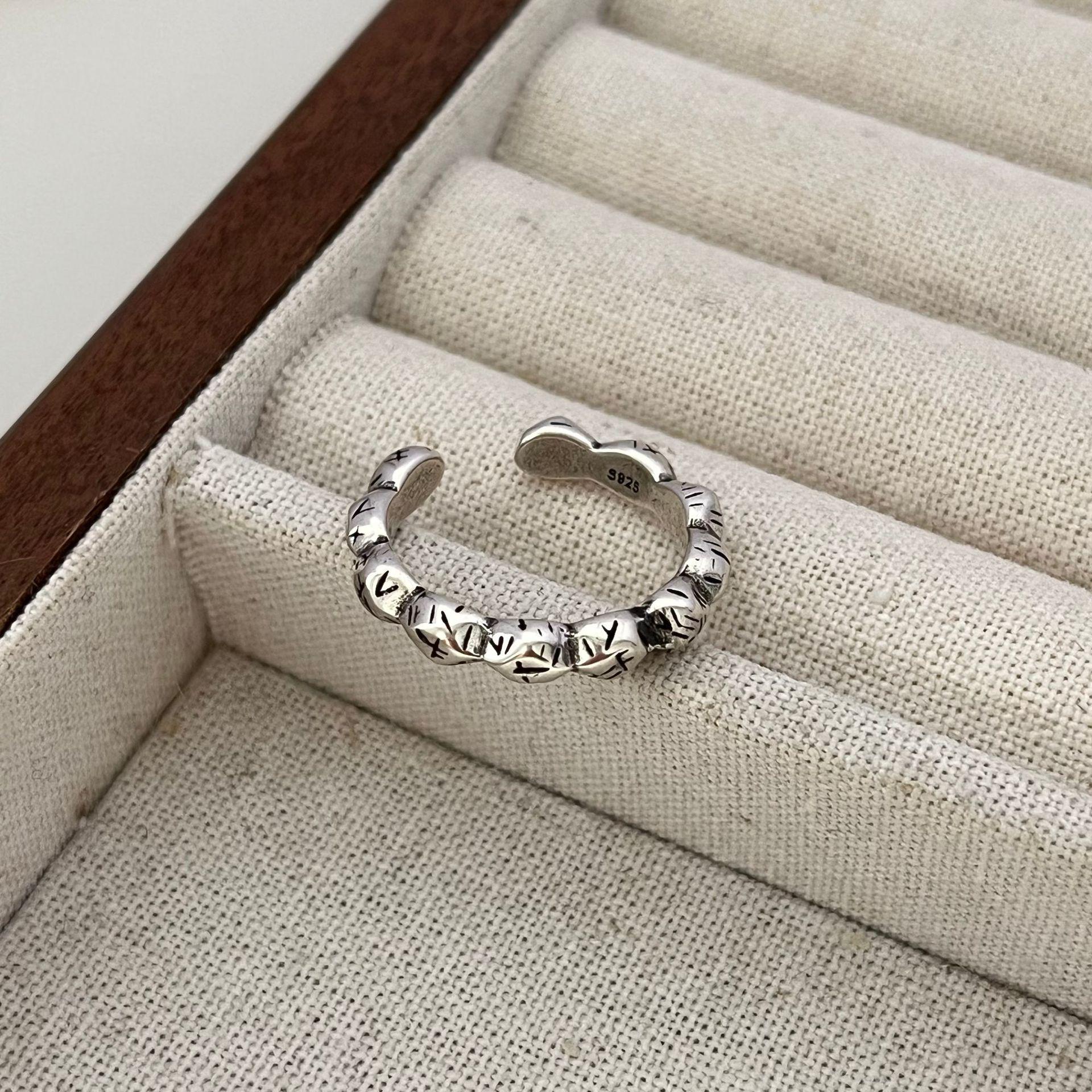 Retro Geometric Engraved Adjustable Ring: Cool Neutral Style Open Adjustable
Retro Geometric Engraved Adjustable Ring: Cool Neutral Style Open Adjustable