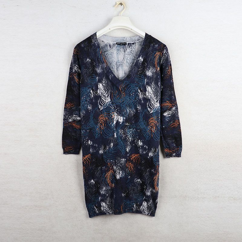 Fall Sunshine House New Arrival Export European and American Women s Clothing V Neck Print Long Sleeves Knitwear Dress Sweater Thin Color 38: Bust size 104-110
Fall Sunshine House New Arrival Export European and American Women s Clothing V Neck Print Long Sleeves Knitwear Dress Sweater Thin Color 38: Bust size 104-110