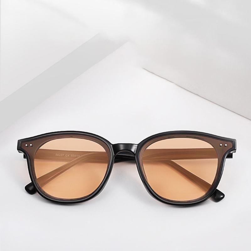 Retro Sunglasses For Woman Man Black Round Frame Sunglasses Trendy Styling Classic Design Minimalist Colorway Uv400 Eyewear світло-жовтого кольору
Retro Sunglasses For Woman Man Black Round Frame Sunglasses Trendy Styling Classic Design Minimalist Colorway Uv400 Eyewear світло-жовтого кольору