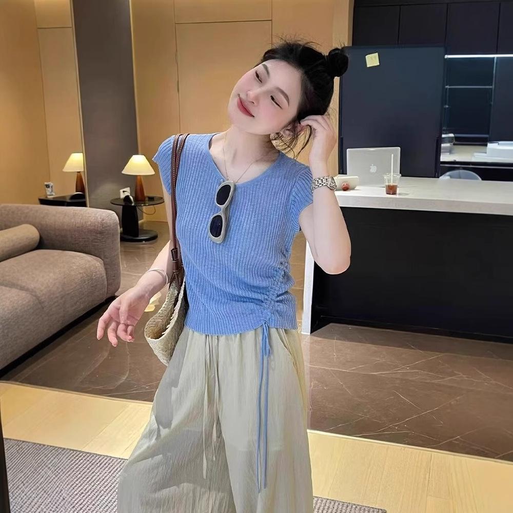 Chic Blue Flutter Sleeve Ice Silk Knitted Women s Summer Drawstring Top One Size (up to 125 jin)
Chic Blue Flutter Sleeve Ice Silk Knitted Women s Summer Drawstring Top One Size (up to 125 jin)