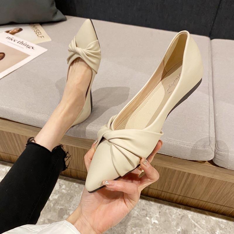 Женские туфли-лодочки 2025 новая весна на плоской подошве с мелким вырезом женские туфли универсальные повседневные на мягкой подошве с острым носком 833-93 43 абрикосовый
Женские туфли-лодочки 2025 новая весна на плоской подошве с мелким вырезом женские туфли универсальные повседневные на мягкой подошве с острым носком 833-93 43 абрикосовый