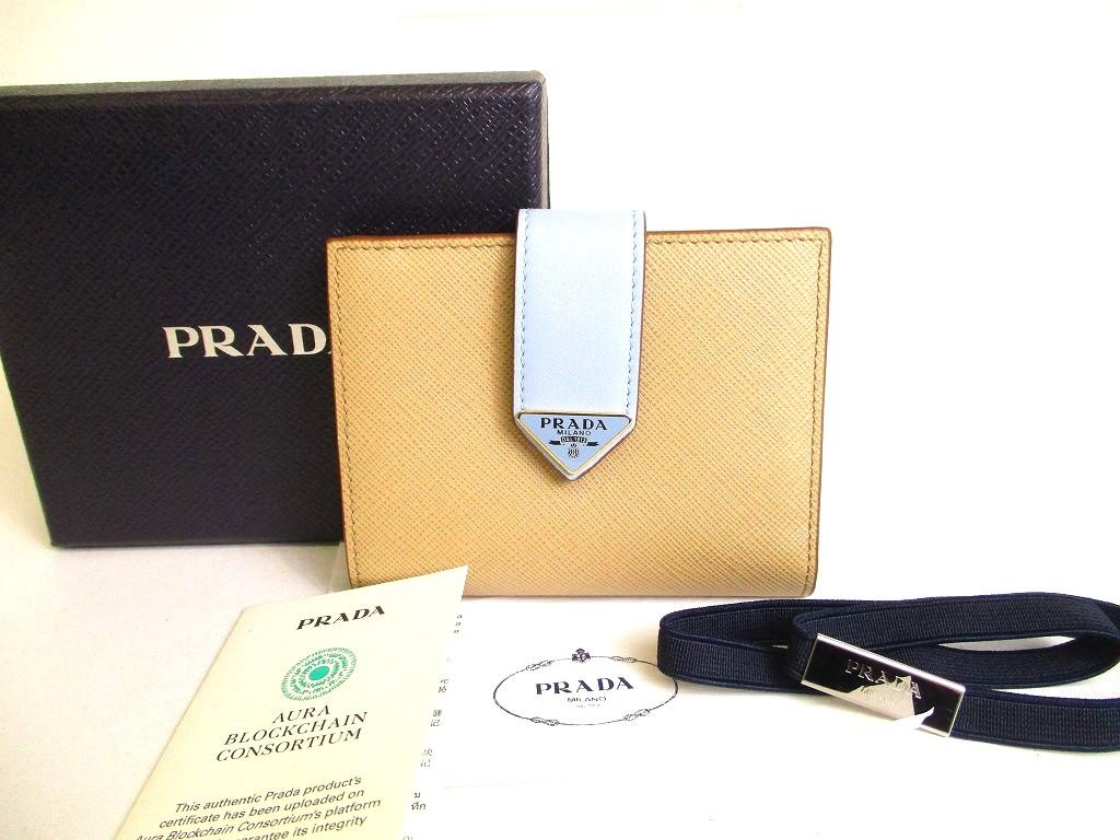 Автентичний гаманець PRADA Sand Light Blue Leather Small Saffiano та гладка шкіра №a066 Refurbished
Автентичний гаманець PRADA Sand Light Blue Leather Small Saffiano та гладка шкіра №a066 Refurbished