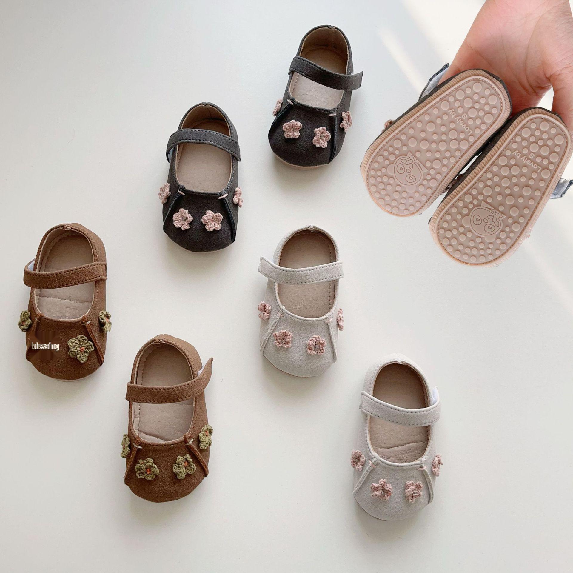INS Spring Baby Girl Walking Shoes 0-2 Years | Bow, Non-Slip, Soft Sole, Fashionable Princess Shoes M (Inner Length 12cm) брудно-білий
INS Spring Baby Girl Walking Shoes 0-2 Years | Bow, Non-Slip, Soft Sole, Fashionable Princess Shoes M (Inner Length 12cm) брудно-білий