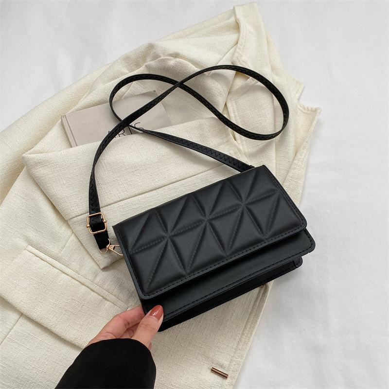 2023 New Street Fashion Women s Simple Commuter Rhombic Small Square Bag
2023 New Street Fashion Women s Simple Commuter Rhombic Small Square Bag