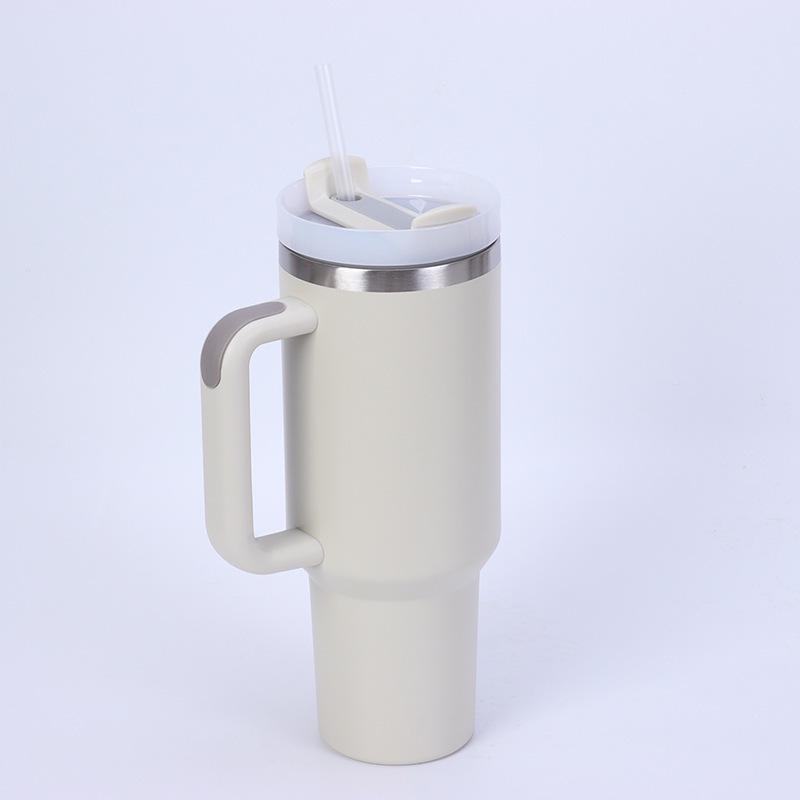 Stanley 40oz Stainless Steel Insulated Water Cup with Handle and Large Capacity 30oz вершковий/білий
Stanley 40oz Stainless Steel Insulated Water Cup with Handle and Large Capacity 30oz вершковий/білий