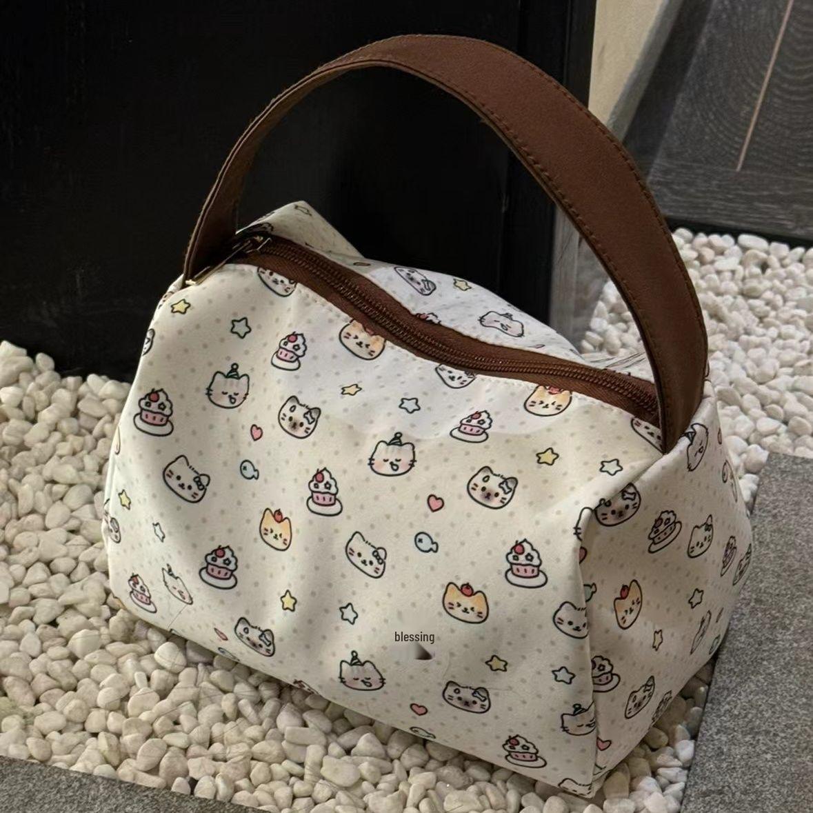 Cartoon Bear Makeup & Toiletry Travel Bag - Large Capacity, 3D Handbag for Spring & Autumn Width 19cm, Height 12cm, Thickness 12cm
Cartoon Bear Makeup & Toiletry Travel Bag - Large Capacity, 3D Handbag for Spring & Autumn Width 19cm, Height 12cm, Thickness 12cm