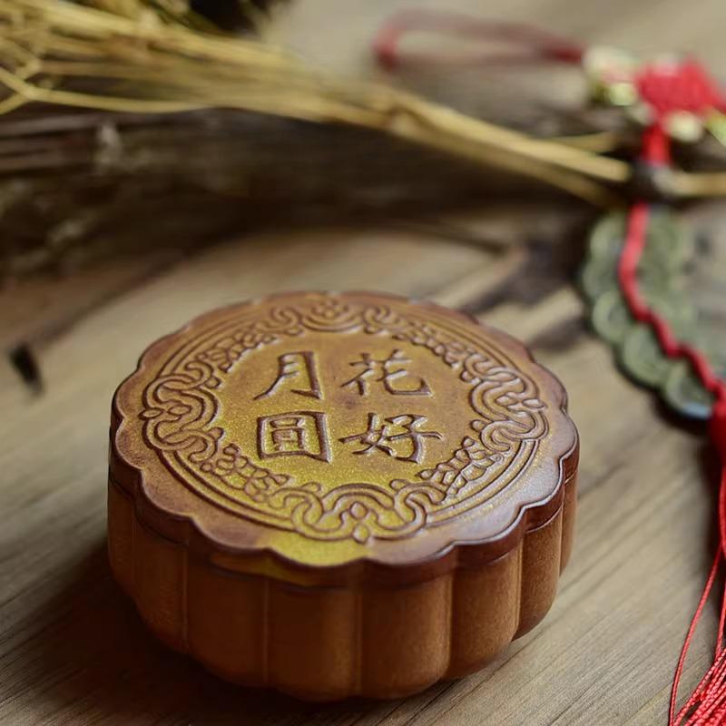 Mooncake Ceramic Tea Jar Travel Portable Sealed Storage Container Small Moisture-proof Tea Storage Jar Tea Ceremony Accessories 9x4cm
Mooncake Ceramic Tea Jar Travel Portable Sealed Storage Container Small Moisture-proof Tea Storage Jar Tea Ceremony Accessories 9x4cm