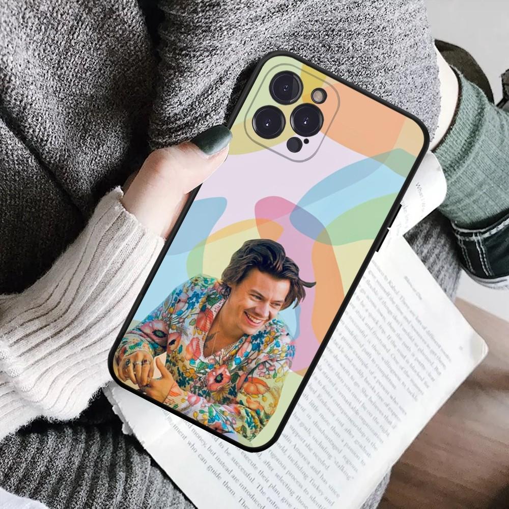 Singer H-Harry S-Styles Phone Case For IPhone 16 15 8 7 6 6S Plus X SE XR XS 14 11 12 13 Mini Pro Max Mobile Case iPhone 15
Singer H-Harry S-Styles Phone Case For IPhone 16 15 8 7 6 6S Plus X SE XR XS 14 11 12 13 Mini Pro Max Mobile Case iPhone 15