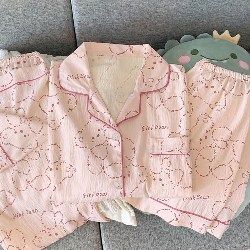 Сладкий медвежонок Мятая ткань Пижама Женский Летний Повседневный и Удобный Комплект из трех предметов с коротким рукавом Домашняя одежда M
Сладкий медвежонок Мятая ткань Пижама Женский Летний Повседневный и Удобный Комплект из трех предметов с коротким рукавом Домашняя одежда M