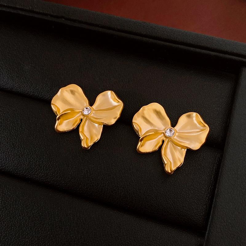 Metal Bow Geometric Stud Earrings Women s New Simple Trend Design Zircon Luxury Party Accessories золотий
Metal Bow Geometric Stud Earrings Women s New Simple Trend Design Zircon Luxury Party Accessories золотий