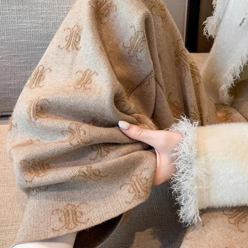 Женские брюки широкого кроя из жаккардового трикотажа на флисовой подкладке - Осень/Зима, с высокой талией, стройнящие, длиной до пола M хаки
Женские брюки широкого кроя из жаккардового трикотажа на флисовой подкладке - Осень/Зима, с высокой талией, стройнящие, длиной до пола M хаки