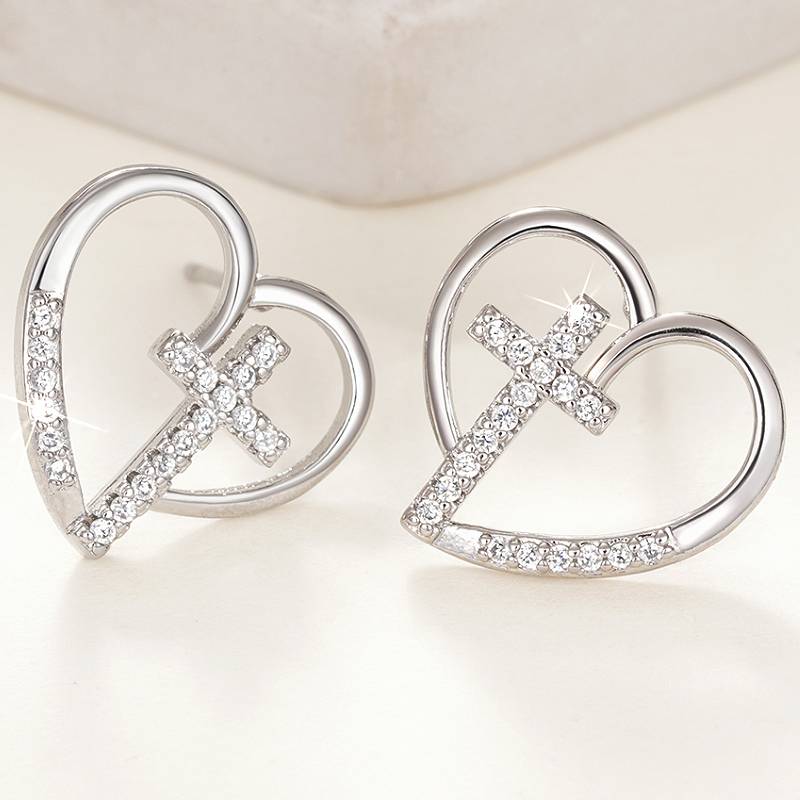 Huitan Heart Cross Shaped Women Stud Earrings Trendy Party Daily Accessories with Shiny CZ Wedding Versatile Charming Zircon
Huitan Heart Cross Shaped Women Stud Earrings Trendy Party Daily Accessories with Shiny CZ Wedding Versatile Charming Zircon