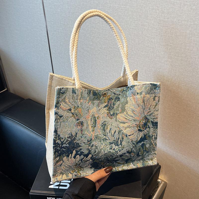 Monet Сумка из свежего хлопка и льна с вышивкой Жаккардовая женская сумочка для переноски Повседневная сумочка на работу
Monet Сумка из свежего хлопка и льна с вышивкой Жаккардовая женская сумочка для переноски Повседневная сумочка на работу