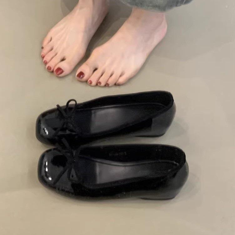 Fairy wind bow red single shoes 2025 spring French gentle matching skirt round head shallow mouth inner height increasing ladyshoes 35
Fairy wind bow red single shoes 2025 spring French gentle matching skirt round head shallow mouth inner height increasing ladyshoes 35