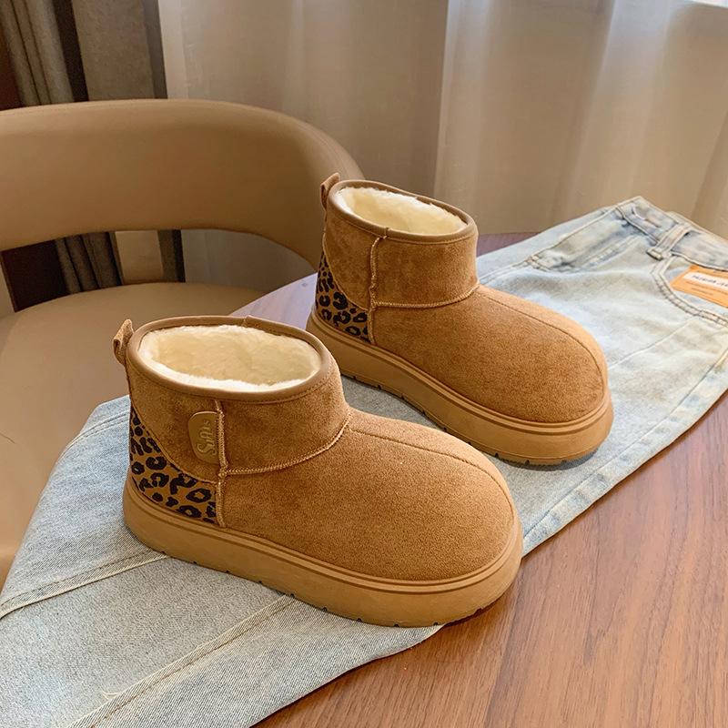 Зимние пушистые сапоги для женщин, нескользящие, массивные, с подкладкой из искусственного меха, ботильоны, удобные, женские, из искусственной замши, теплые, короткие, для ходьбы 35
Зимние пушистые сапоги для женщин, нескользящие, массивные, с подкладкой из искусственного меха, ботильоны, удобные, женские, из искусственной замши, теплые, короткие, для ходьбы 35