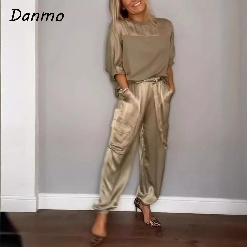 Danmo весна-лето модный однотонный атласный комплект из двух предметов женский топ с круглым вырезом и длинными рукавами длинные брюки повседневный свободный комплект из двух предметов
Danmo весна-лето модный однотонный атласный комплект из двух предметов женский топ с круглым вырезом и длинными рукавами длинные брюки повседневный свободный комплект из двух предметов