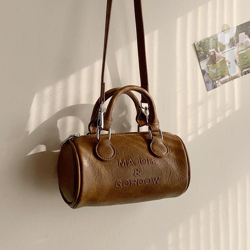 Popular bags autumn and winter new niche messenger bags women s retro versatile portable cylindrical bags
Popular bags autumn and winter new niche messenger bags women s retro versatile portable cylindrical bags