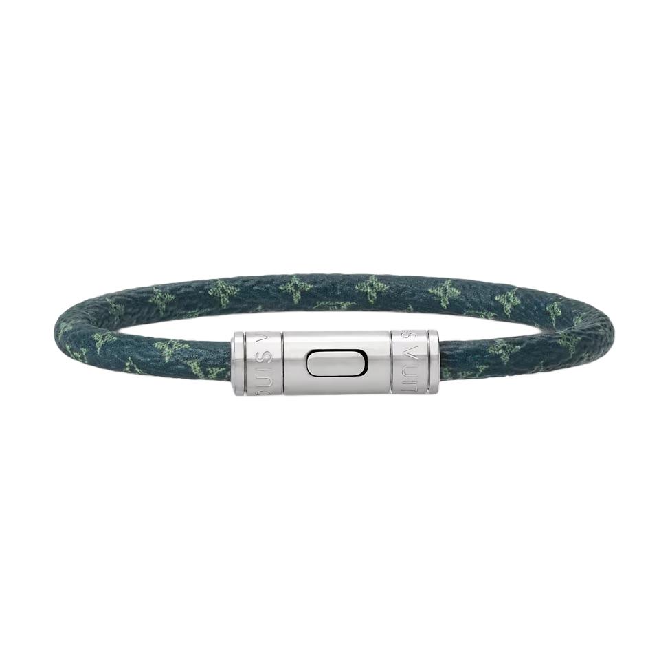 Louis Vuitton Logo Bracelet Men bracelets Green M4536D Box+Shopping Bag,21
Louis Vuitton Logo Bracelet Men bracelets Green M4536D Box+Shopping Bag,21