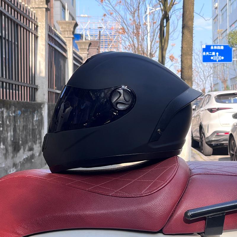 Motorcycle helmet full helmet men and women winter warm safety four seasons knight electric vehicle locomotive full M
Motorcycle helmet full helmet men and women winter warm safety four seasons knight electric vehicle locomotive full M