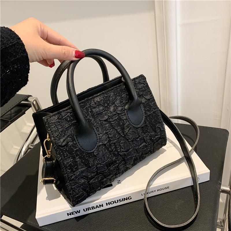 Сумка-сатчел с цветочным графическим принтом для женщин, модная маленькая квадратная сумка, модная портативная сумочка, дизайнерские сумки через плечо и кроссбоди ARI 20*7.5*14.5cm чёрный
Сумка-сатчел с цветочным графическим принтом для женщин, модная маленькая квадратная сумка, модная портативная сумочка, дизайнерские сумки через плечо и кроссбоди ARI 20*7.5*14.5cm чёрный