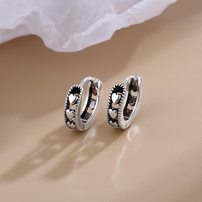 New Red Drop Glaze Enamel Heart Hoop Earrings for Women Simple Metal Contrast Heart shaped Earrings Zircon Gift Brincos
New Red Drop Glaze Enamel Heart Hoop Earrings for Women Simple Metal Contrast Heart shaped Earrings Zircon Gift Brincos