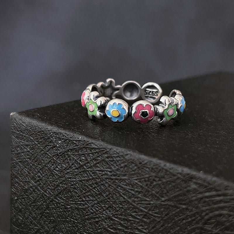 Уникальное открытое регулируемое кольцо с цветочным акцентом для женщин Изысканная медная бижутерия Мода
Уникальное открытое регулируемое кольцо с цветочным акцентом для женщин Изысканная медная бижутерия Мода